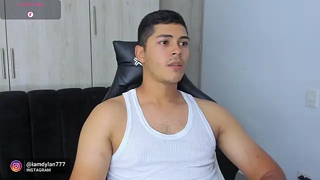 Snapshot of Iamdylan777 chatting on 02.27.25 Iamdylan777 online show from 02.27.25