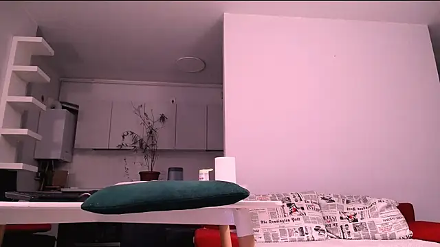 Snapshot of oxxxy___ chatting on 02.10.25 oxxxy online show from 02.10.25