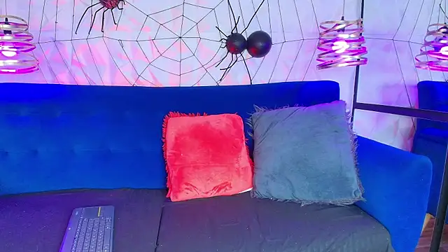 Snapshot of sarah_banks1 chatting on 11.29.25 sarah banks1 online show from 11.29.25