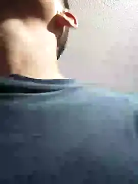 Snapshot of Leonul chatting on 02.02.25 Leonul online show from 02.02.25
