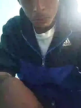 Snapshot of Leonul chatting on 02.18.25 Leonul online show from 02.18.25