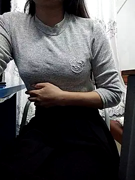 Snapshot of Haralushiaaa chatting on 10.23.25 Haralushiaaa online show from 10.23.25