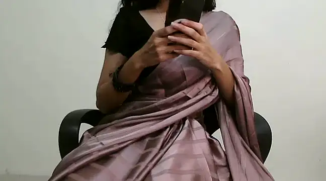 Snapshot of lololips chatting on 12.22.24 lololips online show from 12.22.24