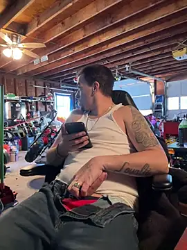 Snapshot of joeycbigcock chatting on 12.17.24 joeycbigcock online show from 12.17.24