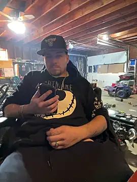 Snapshot of joeycbigcock chatting on 01.03.25 joeycbigcock online show from 01.03.25