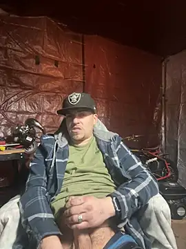 Snapshot of joeycbigcock chatting on 01.20.25 joeycbigcock online show from 01.20.25