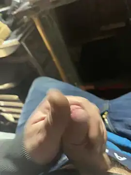 Snapshot of joeycbigcock chatting on 01.21.25 joeycbigcock online show from 01.21.25