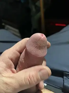 Snapshot of joeycbigcock chatting on 01.25.25 joeycbigcock online show from 01.25.25