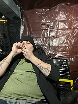 Snapshot of joeycbigcock chatting on 01.25.25 joeycbigcock online show from 01.25.25