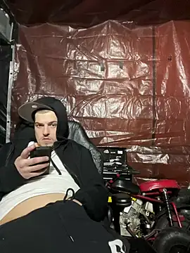 Snapshot of joeycbigcock chatting on 02.04.25 joeycbigcock online show from 02.04.25