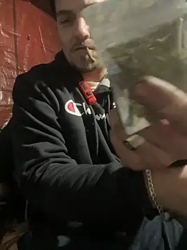 Snapshot of joeycbigcock chatting on 02.07.25 joeycbigcock online show from 02.07.25