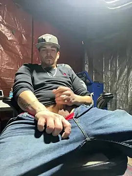 Snapshot of joeycbigcock chatting on 02.26.25 joeycbigcock online show from 02.26.25