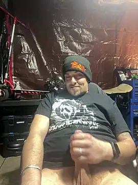 Snapshot of joeycbigcock chatting on 03.06.25 joeycbigcock online show from 03.06.25