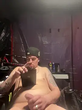 Snapshot of joeycbigcock chatting on 03.19.25 joeycbigcock online show from 03.19.25