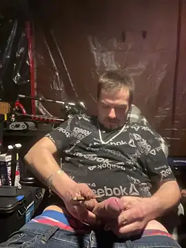 Snapshot of joeycbigcock chatting on 03.21.25 joeycbigcock online show from 03.21.25