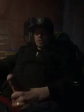 Snapshot of joeycbigcock chatting on 03.22.25 joeycbigcock online show from 03.22.25