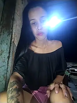 Snapshot of The-quee22 chatting on 09.27.25 The-quee22 online show from 09.27.25