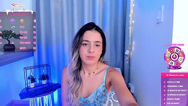 Snapshot of Lucyortiz_ chatting on 12.30.24 Lucyortiz online show from 12.30.24