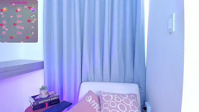 Snapshot of Lucyortiz_ chatting on 03.21.25 Lucyortiz online show from 03.21.25