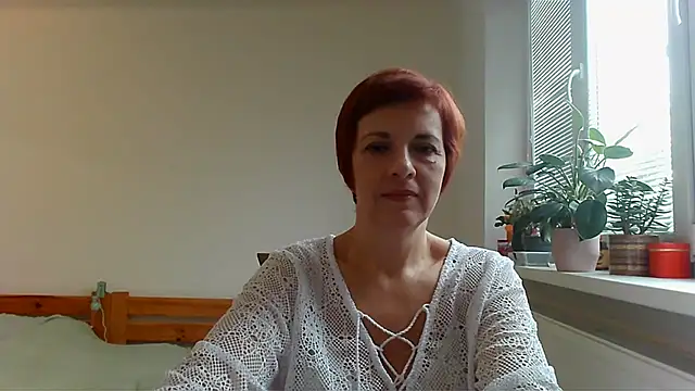 Snapshot of LoraLoraMay chatting on 09.25.25 LoraLoraMay online show from 09.25.25