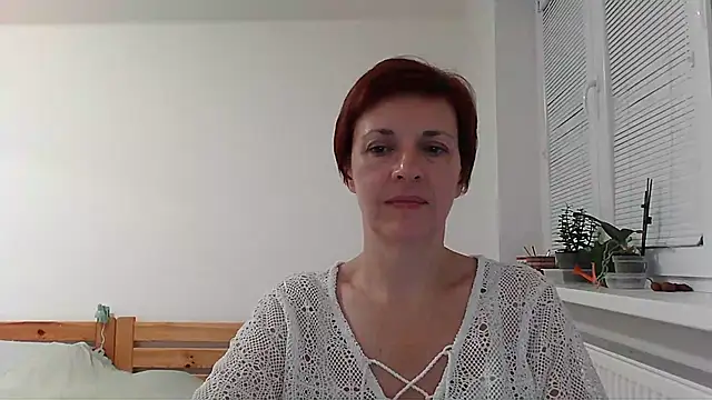Snapshot of LoraLoraMay chatting on 10.20.25 LoraLoraMay online show from 10.20.25