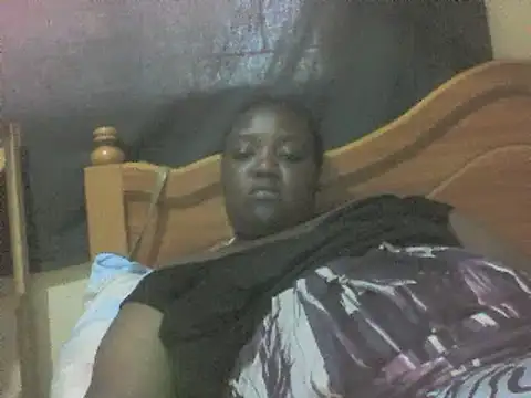 Snapshot of Pretty_kellyn chatting on 02.04.25 Pretty kellyn online show from 02.04.25