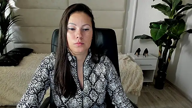 Dana  dom online show from 09.26.25