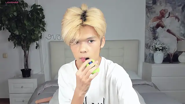 Snapshot of Felix_Rey chatting on 09.15.25 Felix Rey online show from 09.15.25