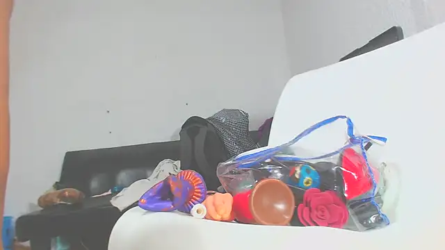 Kitty Mifl online show from 02.23.25