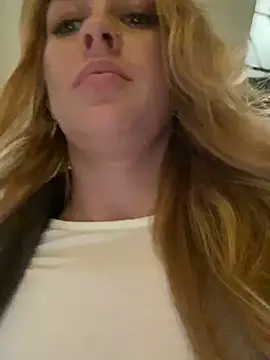 Snapshot of Sweet___Emily chatting on 12.11.24 Sweet   Emily online show from 12.11.24