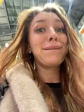 Snapshot of Sweet___Emily chatting on 12.14.24 Sweet   Emily online show from 12.14.24