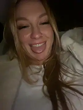 Snapshot of Sweet___Emily chatting on 12.18.24 Sweet   Emily online show from 12.18.24