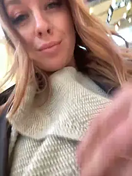 Snapshot of Sweet___Emily chatting on 01.11.25 Sweet   Emily online show from 01.11.25