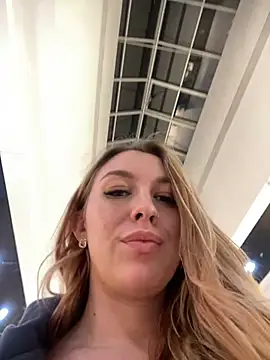 Snapshot of Sweet___Emily chatting on 01.31.25 Sweet   Emily online show from 01.31.25