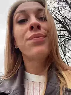 Snapshot of Sweet___Emily chatting on 03.11.25 Sweet   Emily online show from 03.11.25