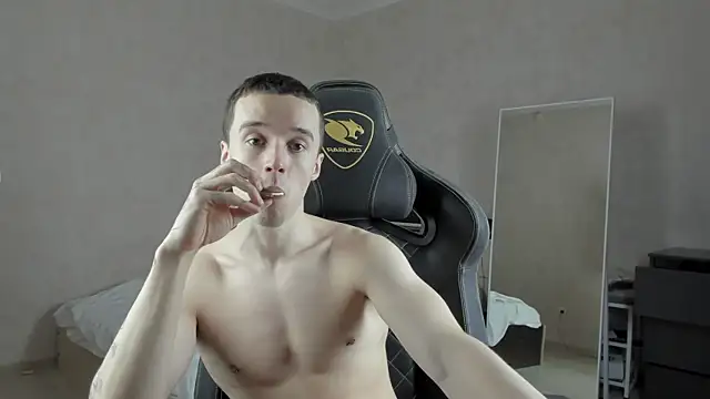 Snapshot of MasonWarholl chatting on 01.14.25 MasonWarholl online show from 01.14.25