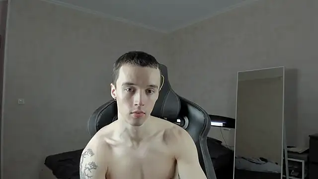 Snapshot of MasonWarholl chatting on 01.16.25 MasonWarholl online show from 01.16.25