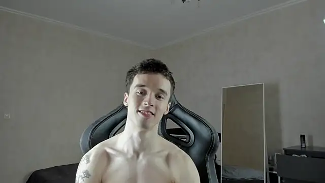 Snapshot of MasonWarholl chatting on 03.18.25 MasonWarholl online show from 03.18.25