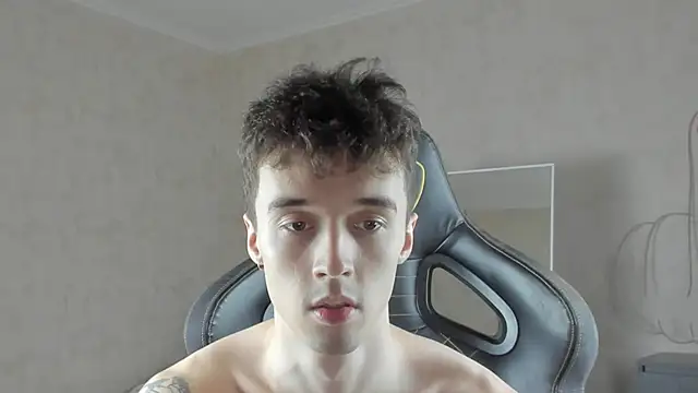 Snapshot of MasonWarholl chatting on 10.16.25 MasonWarholl online show from 10.16.25