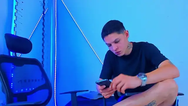 HOT boy2025 online show from 10.23.25