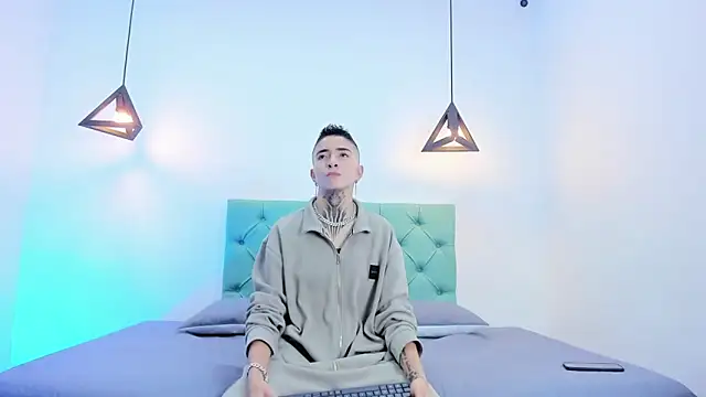 Tinny and Candy online show from 12.24.24