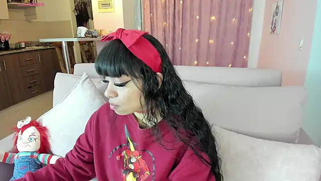 Snapshot of zoesullivan chatting on 01.12.25 zoesullivan online show from 01.12.25