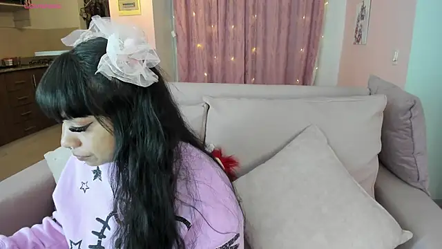 Snapshot of zoesullivan chatting on 01.13.25 zoesullivan online show from 01.13.25