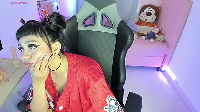 Snapshot of zoesullivan chatting on 02.22.25 zoesullivan online show from 02.22.25