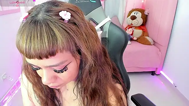 Snapshot of zoesullivan chatting on 09.10.25 zoesullivan online show from 09.10.25