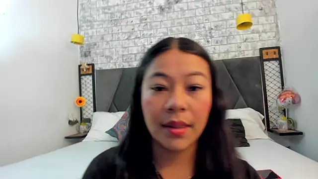 MilaaAdams online show from 10.18.25