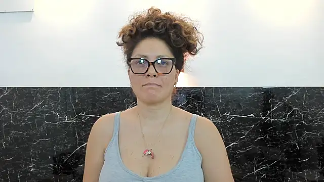 Snapshot of Juliabadlee chatting on 02.23.25 Juliabadlee online show from 02.23.25