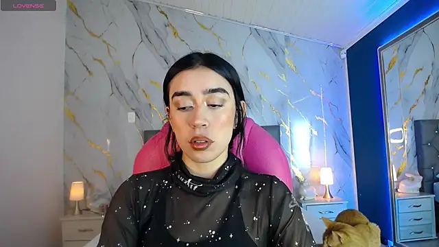 Snapshot of Julieta_De_Los_Angeles chatting on 01.20.25 Julieta De Los Angeles online show from 01.20.25