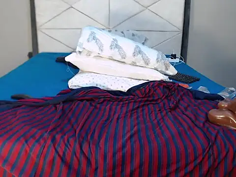 Snapshot of judy_the_booty chatting on 02.19.25 judy the booty online show from 02.19.25