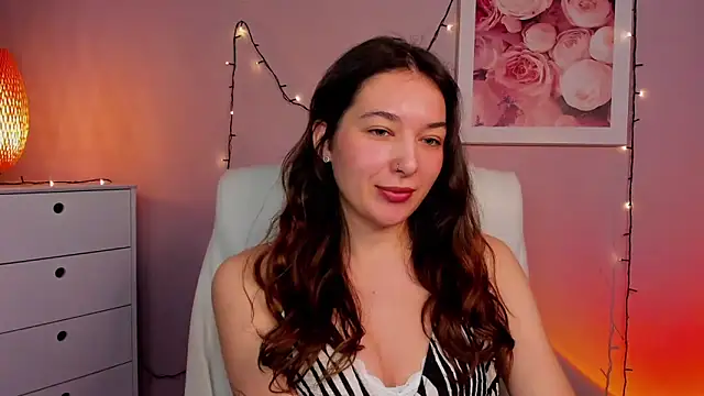 Snapshot of Meagn_Extasy chatting on 03.22.25 Meagn Extasy online show from 03.22.25